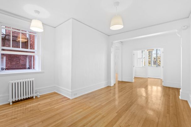 1320 Av. Bernard, Montréal (Outremont), QC H2V - Photo 1