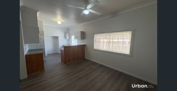 Four Bedroom home in Weston For Lease! - Photo 1