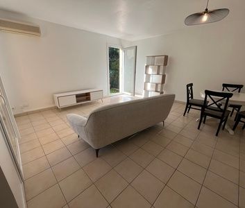 Location Appartement 3 pièces 77m² LE PRADET 83220 - Photo 3
