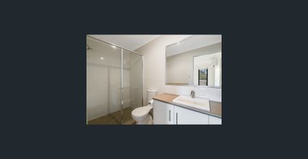 Modern 3-Bedroom Unit in a Boutique Complex of Just 3 — Prime Location! - Photo 5