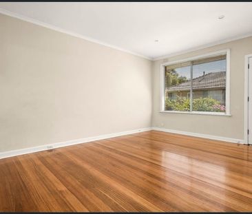 Located within walking distance to Monash Uni - Photo 2