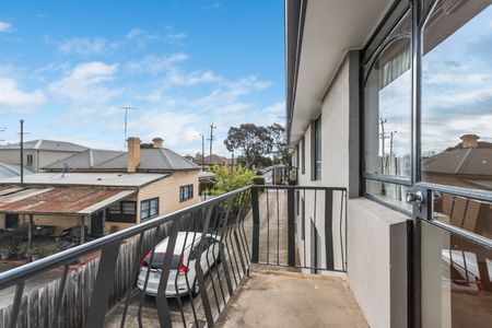 Register to Inspect - Low Maintenance Apartment - Photo 2