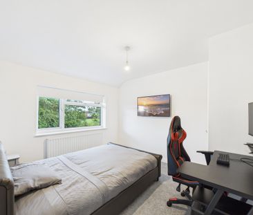 3 Bedroom Semi-Detached House - Photo 5