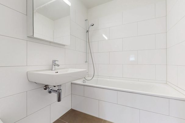 Generous balcony for perfect moments - Foto 1