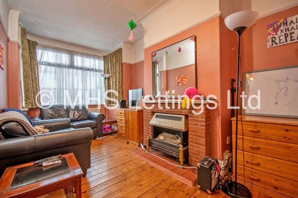 4 Bedroom Mid Terraced House for rent in Hessle Avenue - Photo 1
