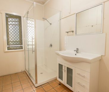 Spacious Unit on Gregory Street. - Photo 5