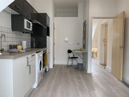 Studio to rent - Photo 5
