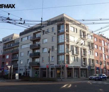 Pronájem zrekonstruovaného prostorného bytu 1+kk + B v centru Pardubic - Photo 5