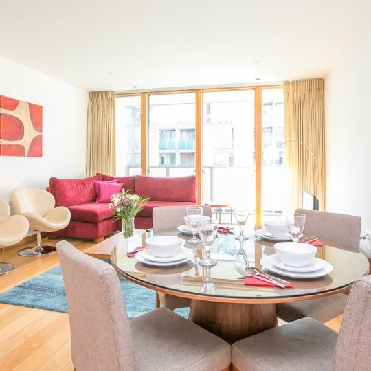 2-bedroom apartment for rent in Docklands North, Dublin - Photo 1