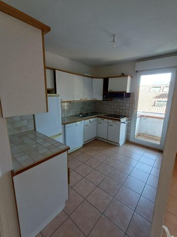 Location Appartement 3 pièces 64m² MILLAU 12100 - Photo 3