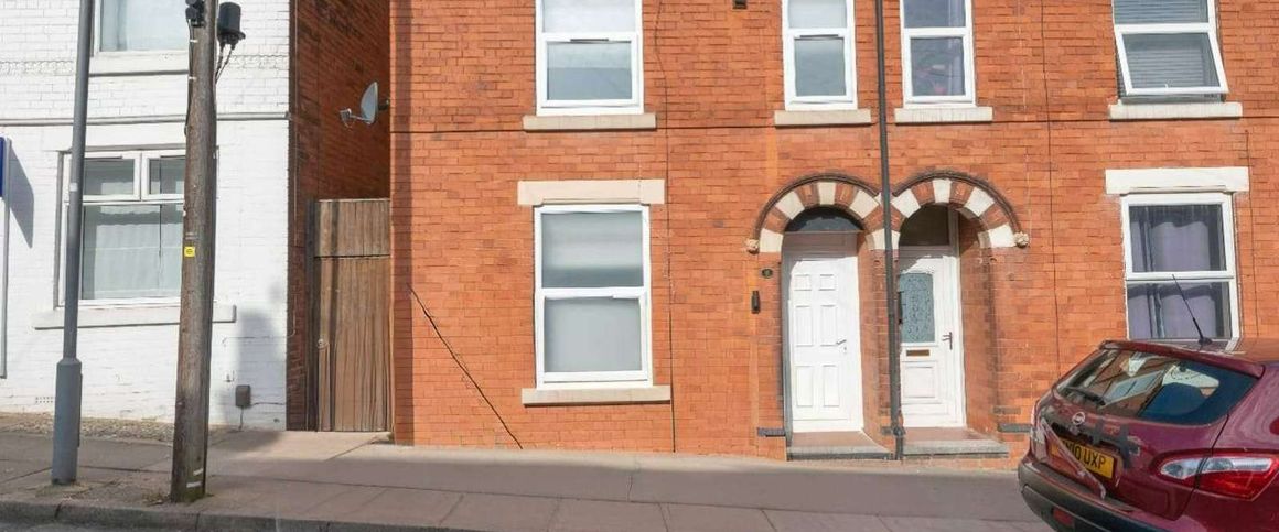 Lawrence Street Room 5 - Photo 1