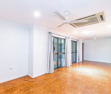 Solar Savings & Space to Spare: Your Ideal Mundingburra Family Home! - Photo 5