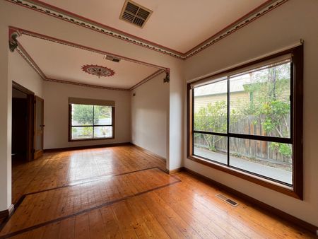 92 Willesden Road, Hughesdale VIC 3166 - House For Rent | Domain - Photo 4