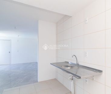 Apartamento com 2 quartos e 48m² para alugar em Lomba do Pinheiro, ... - Photo 5