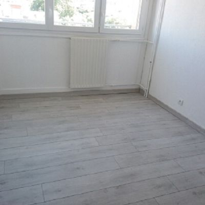 Location Appartement 2 pièces 45m² NIMES 30900 - Photo 4