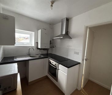 To Let 2 Bed Apartment Wrexham Street, Mold £700 pcm - Photo 5