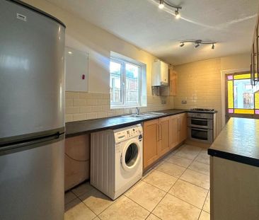 3 bedroom semi-detached house to rent - Photo 3