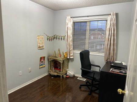 For Lease - 40 Ridgefield Court, Brampton, Ontario - Photo 2