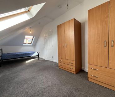 4 bedroom apartment to rent - Photo 4