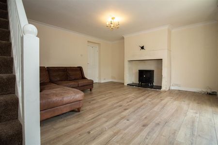 2 Bedroom House - Terraced - Photo 3