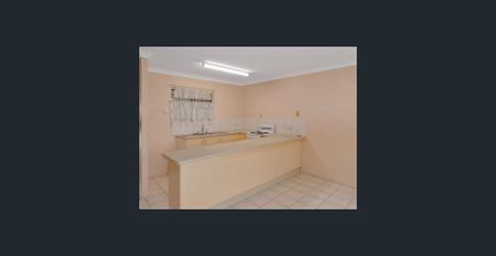 Comfortable and Centrally Located Townhouse in a Quiet Complex - Photo 5