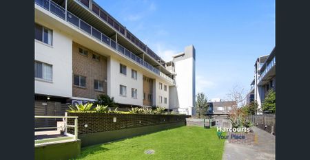 Stunning 3 Bedroom Unit - Photo 5