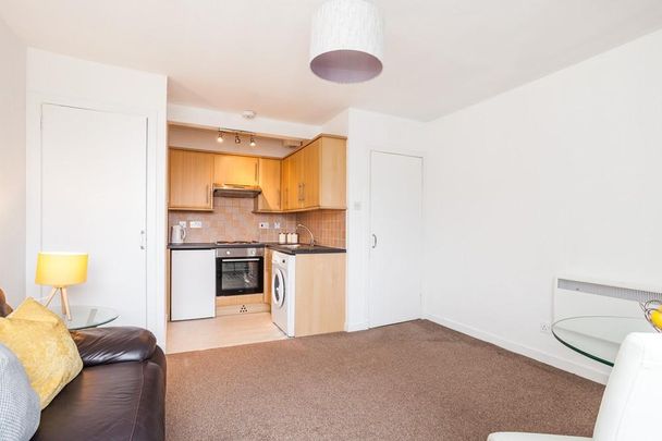 1 bedroom flat to rent - Photo 1