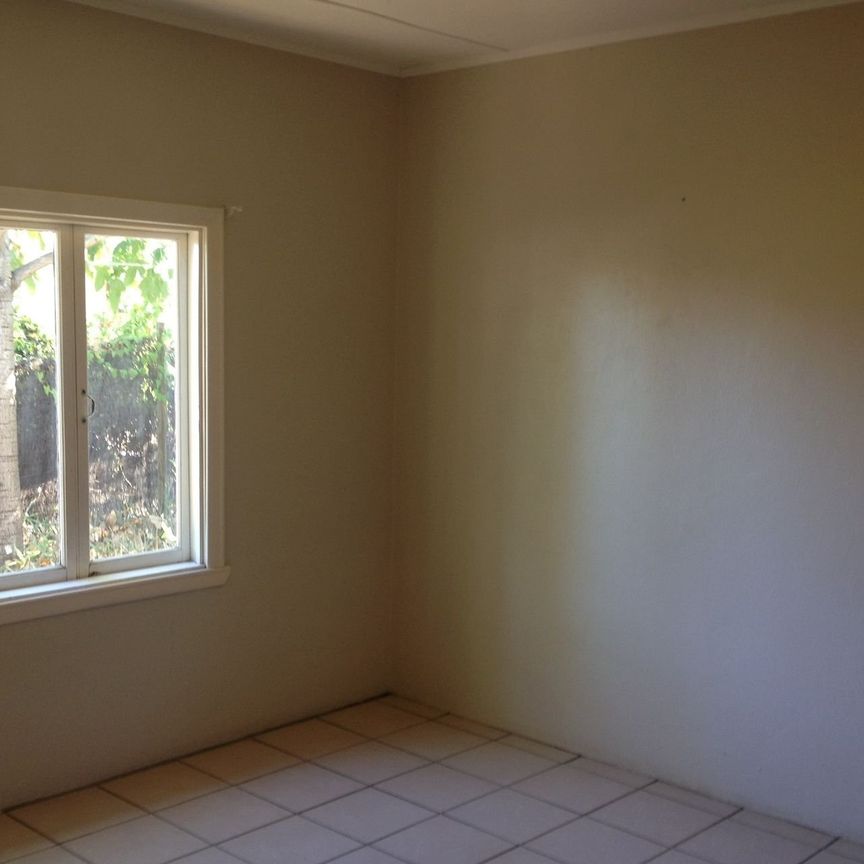 1 bedroom unit on Webb - Photo 1