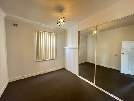 View Saturday at 2:55pm - 3:15pm - Photo 2