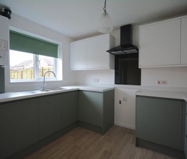 3 bedroom semi-detached house to rent - Photo 4
