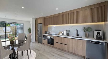 Cozy & Contemporary Living - Photo 2