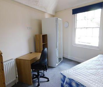 5 bedroom flat to rent - Photo 3