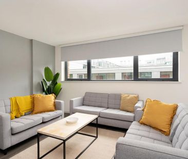 1 bedroom in a flat share to rent - Photo 1