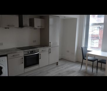 1 Bed Flat, Polygon Road, M8 - Photo 5