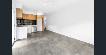 Choice of 2 - Main house $650 OR 2 Bedroom $510 Per week - Photo 2