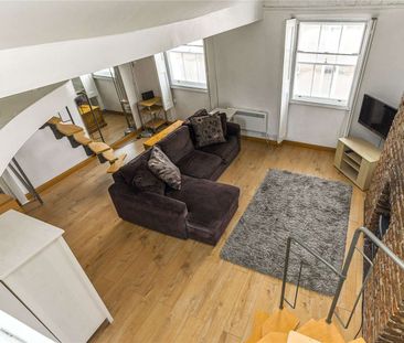 Bright top floor studio flat located within 300 metres from Regent'... - Photo 6