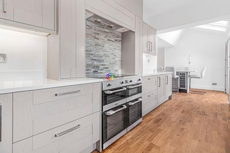 5 bedroom end of terrace house to rent - Photo 4