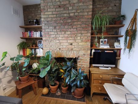 1 Bed Flat, Oriel Road, E9 - Photo 2