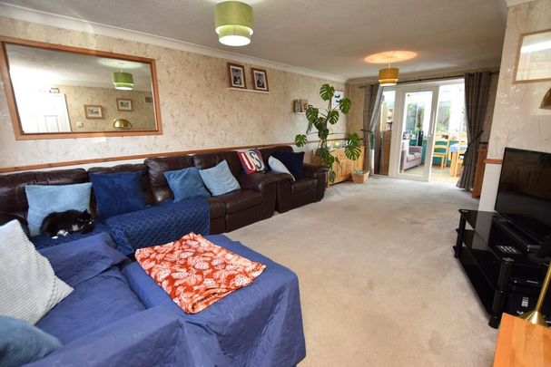 4 bedroom detached house to rent - Photo 1