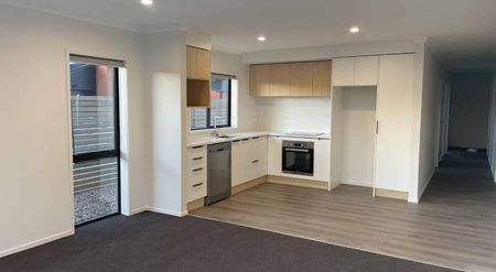 Heaven in Horotiu - Photo 3