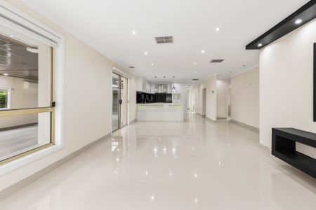 Family Home in prime location - Photo 3