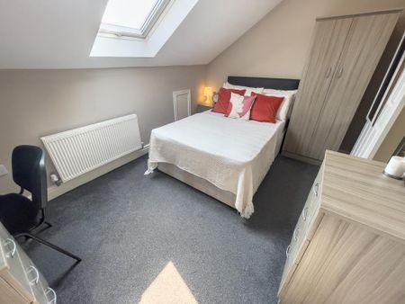 5 bedroom terraced house to rent - Photo 3