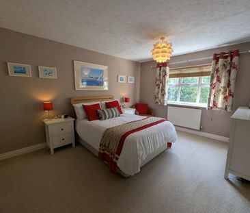 4 BED House To rent - Photo 5