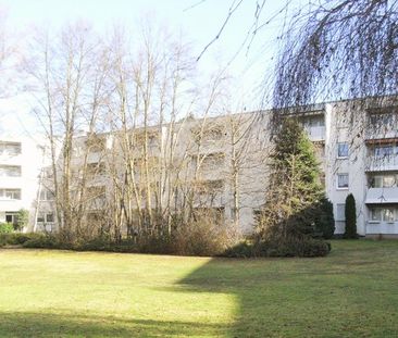 3 Zimmer, Küche, Bad, Loggia, 2.OG links - Photo 1