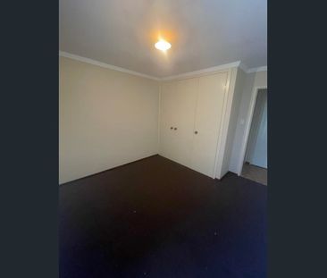 8 Aston Way, Gosnells, WA 6110 - Photo 4