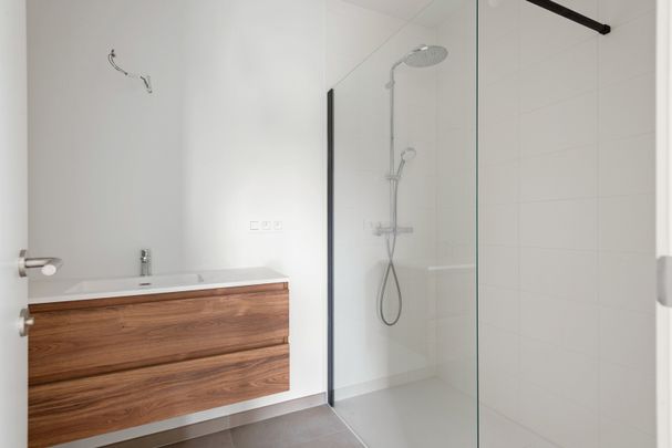 Recent appartement op 2de verdieping in een gebouw met lift. - Photo 1