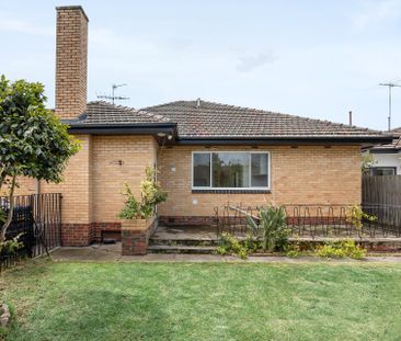 Oversized four bedroom house - Photo 6