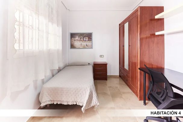 Calle Hernán Ruiz, Sevilla, Andalusia 41006 - Photo 1