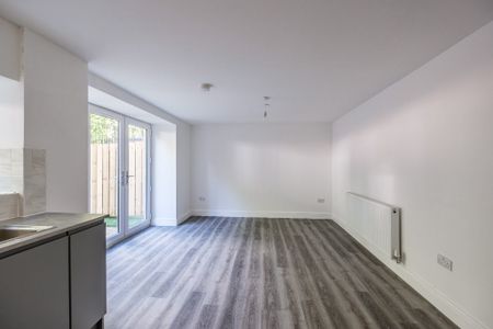 Queen Mary Avenue, Flat 4, Glasgow, Queens Park, G42 8DT - Photo 2