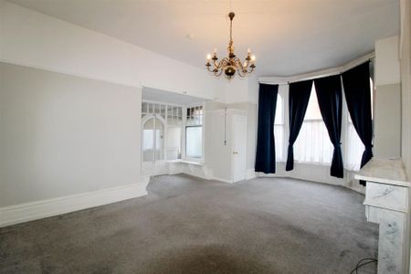 32 Prince Of Wales Terrace, YO11 2AN, Scarborough - Photo 4